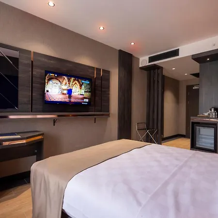 Hotel Westdoor 4*