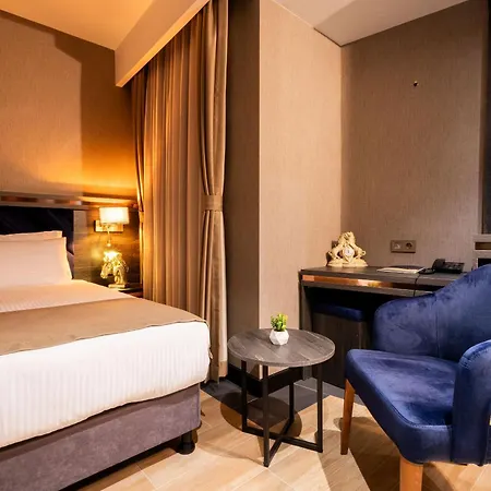 Westdoor Hotel