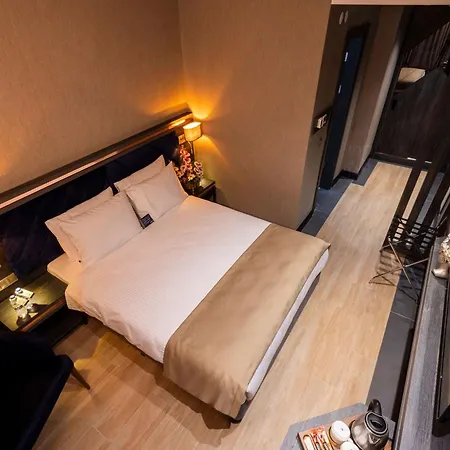 Hotel Westdoor 4*