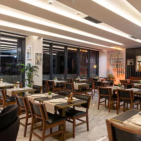 Westdoor Hotel