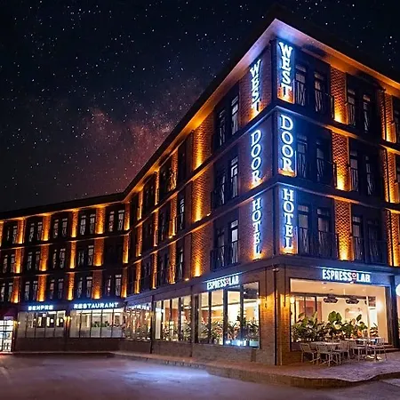 Hotel Westdoor 4*