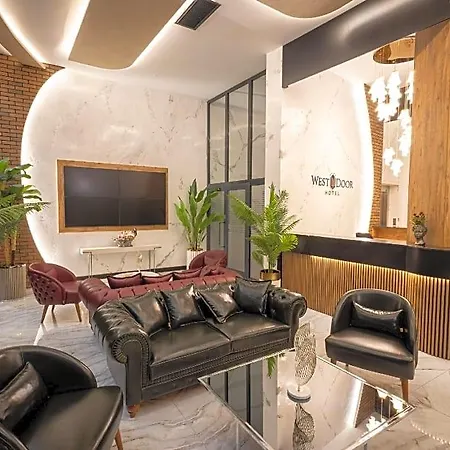 Hotel Westdoor 4*