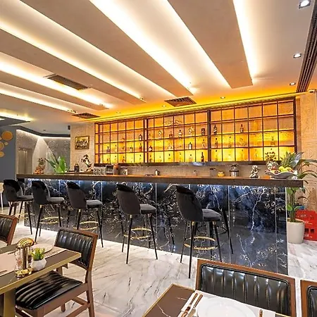 Westdoor Hotel 4*