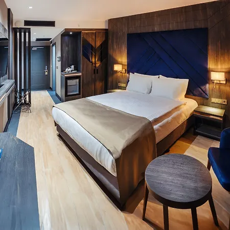 Westdoor Hotel 4*