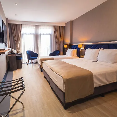 Westdoor Hotel 4*